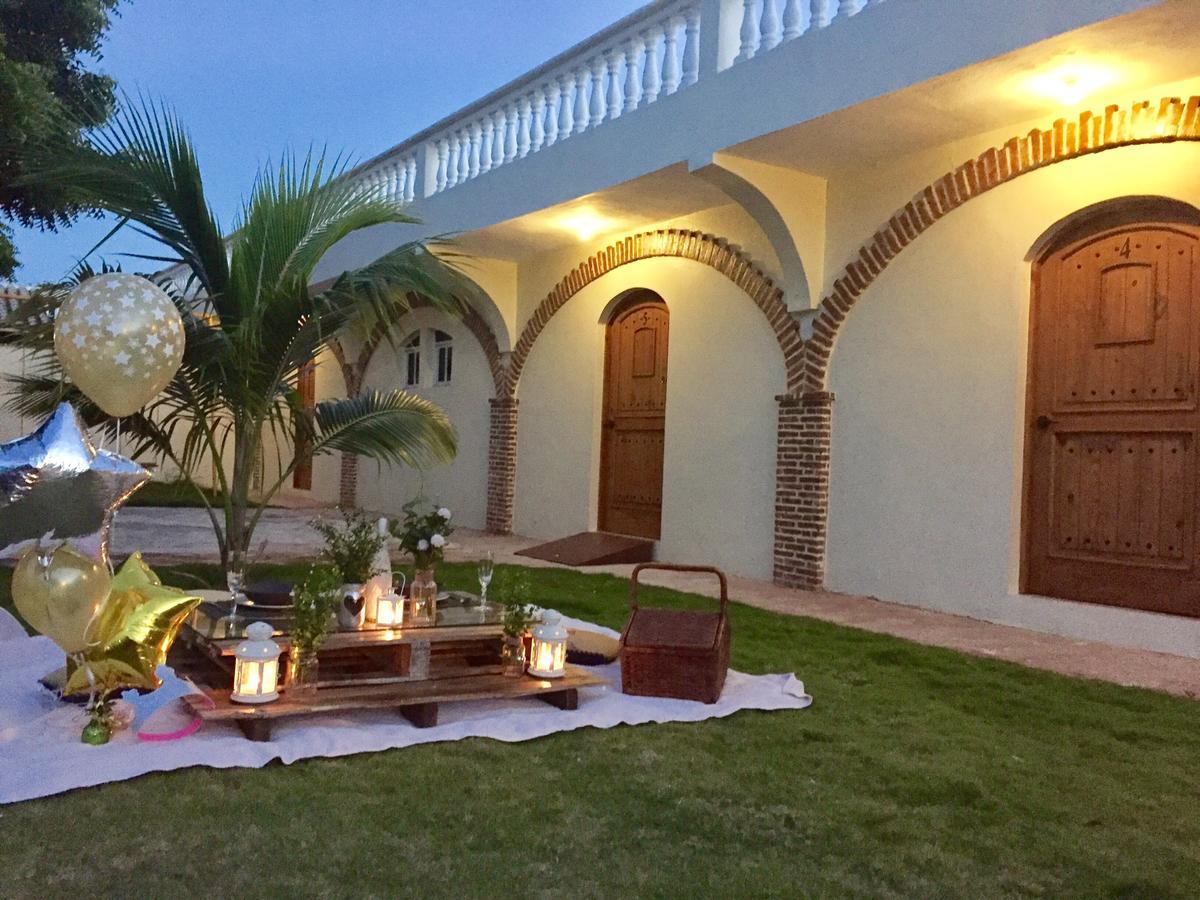 Aparta Hotel Yamilí Punta Cana Bagian luar foto